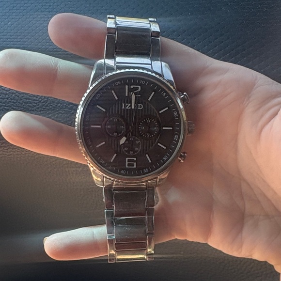 Izod Men's Silver and Black Chronograph Watch - Picture 1 of 1